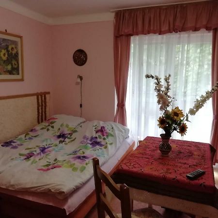Gyoengyvirag Ueduelo - Mario Apartman 하르카니 외부 사진